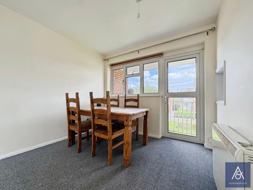 Apartment in Brackley, West Northamptonshire - View 3