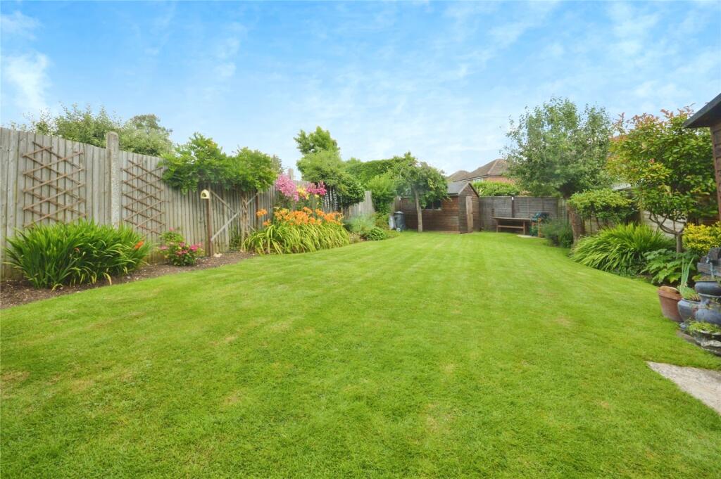House in Bishop's Stortford, Hockerill - View 3