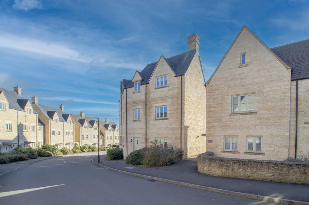 Main image of property: Cross Close, Cirencester, Gloucestershire, GL7
