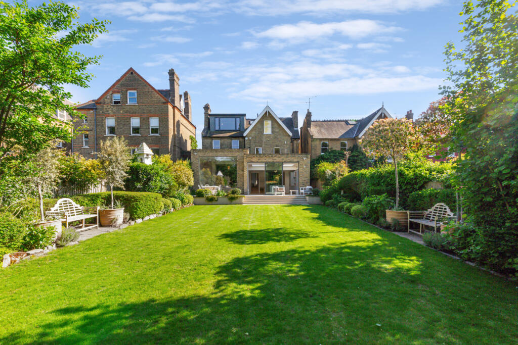 House in London - View 2