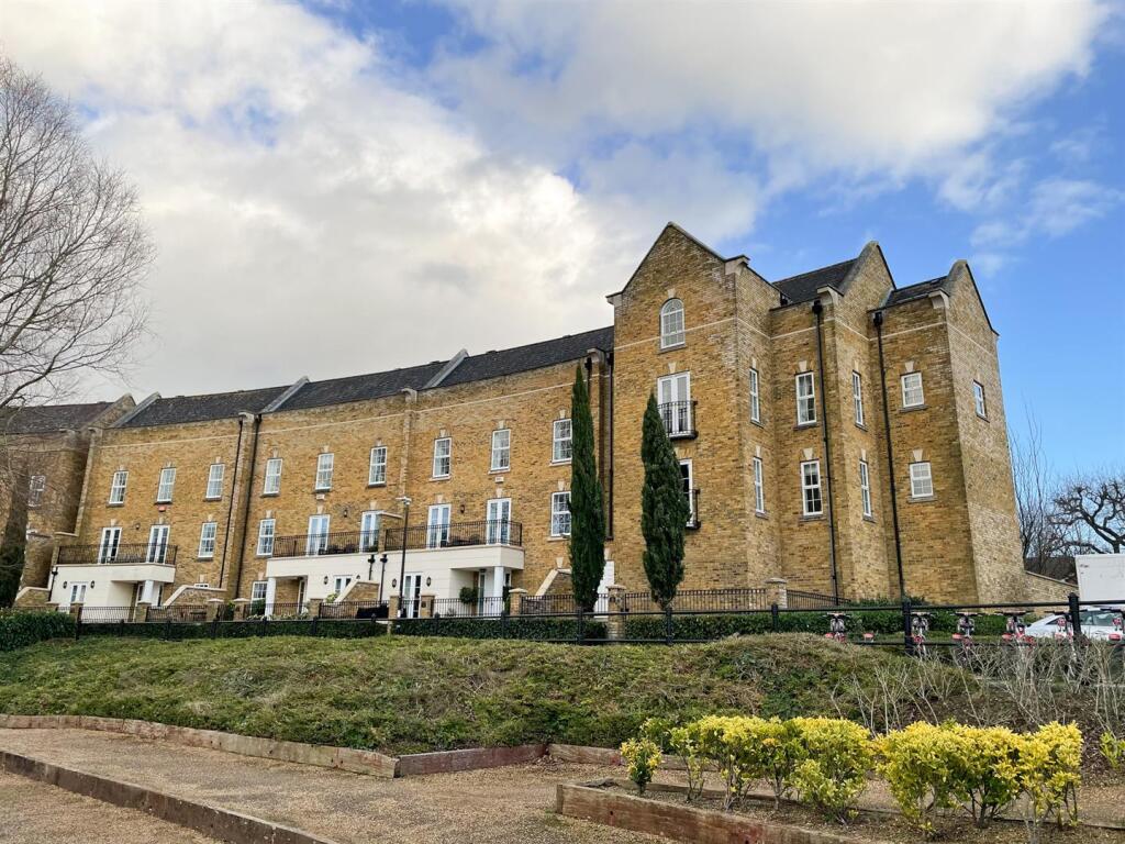 Main image of property: Caldecotte Lake, Milton Keynes
