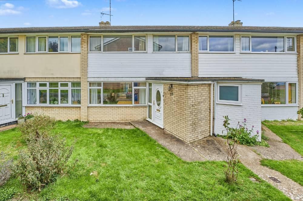3-bed terraced on Finchams Close, Linton, CB21, £275,000