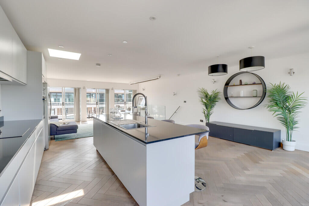 Main image of property: Goswell Road, Islington