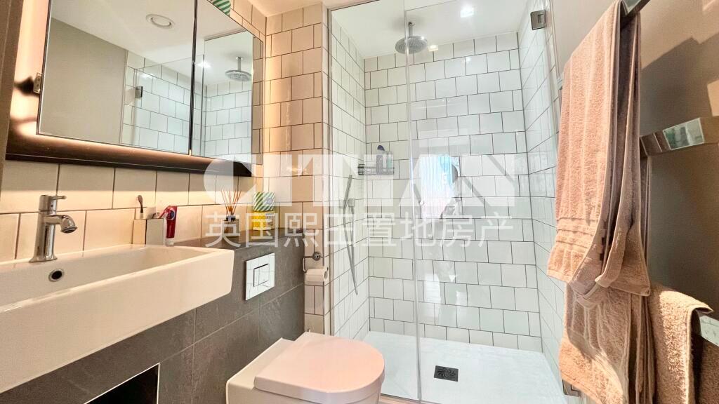 Apartment in London - View 2