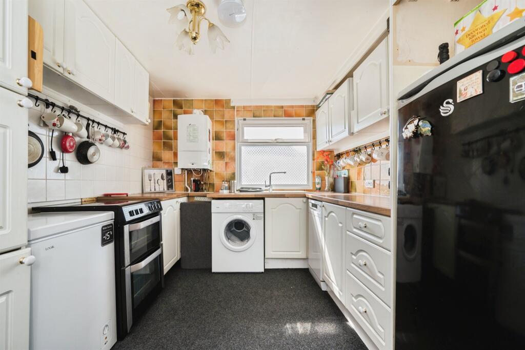 Glen Mobile Home Park, Colden Common, Winchester photo 3
