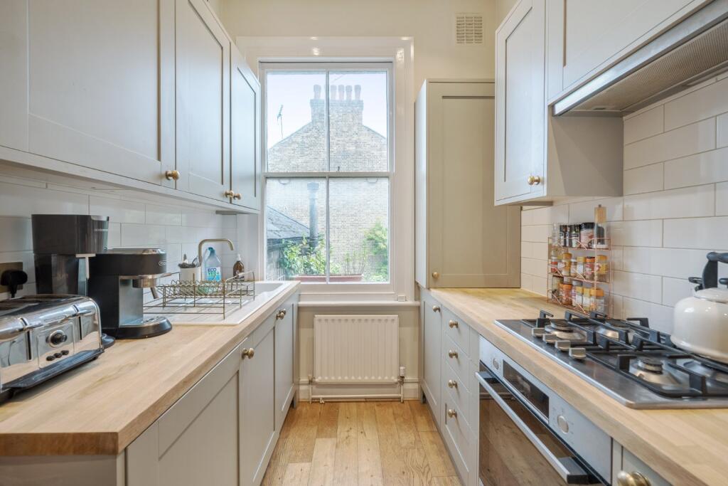 Kennington Park Place, Kennington, London, SE11 - View 2