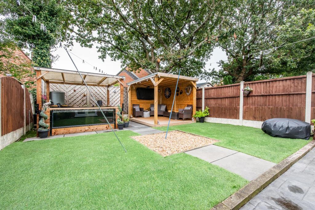 Fernleigh, Leyland photo 4