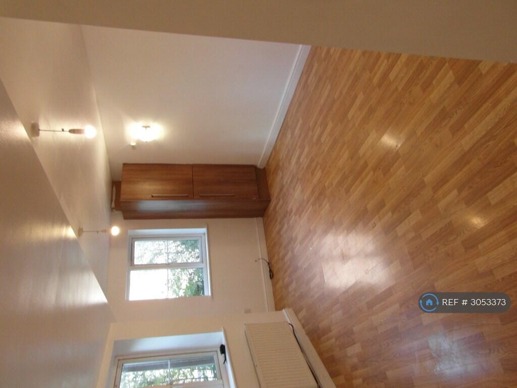 Spring Heights, Redditch, B97 photo 5