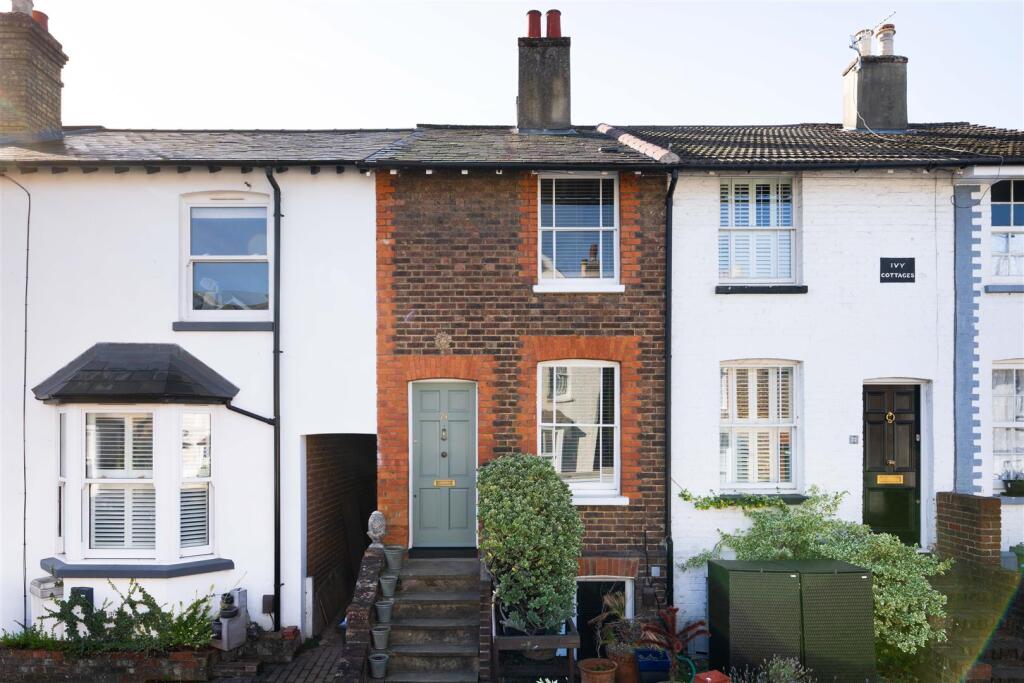 Main image of property: Lesbourne Road, Reigate