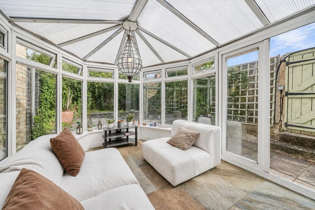 House in London, Summerstown - View 5