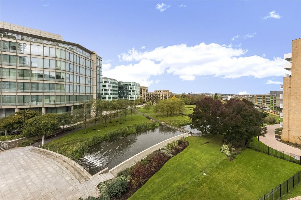 Apartment in London - More