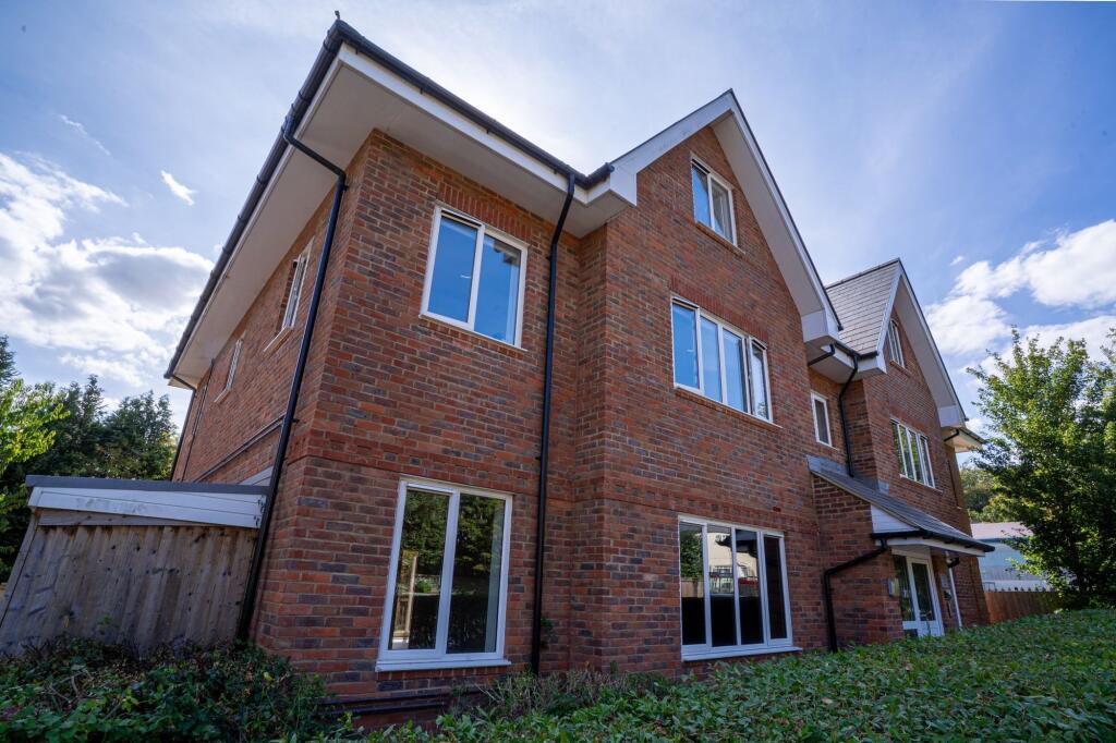 Main image of property: 7. Lindsay Gardens Gilletts Lane High Wycombe HP12 4BB