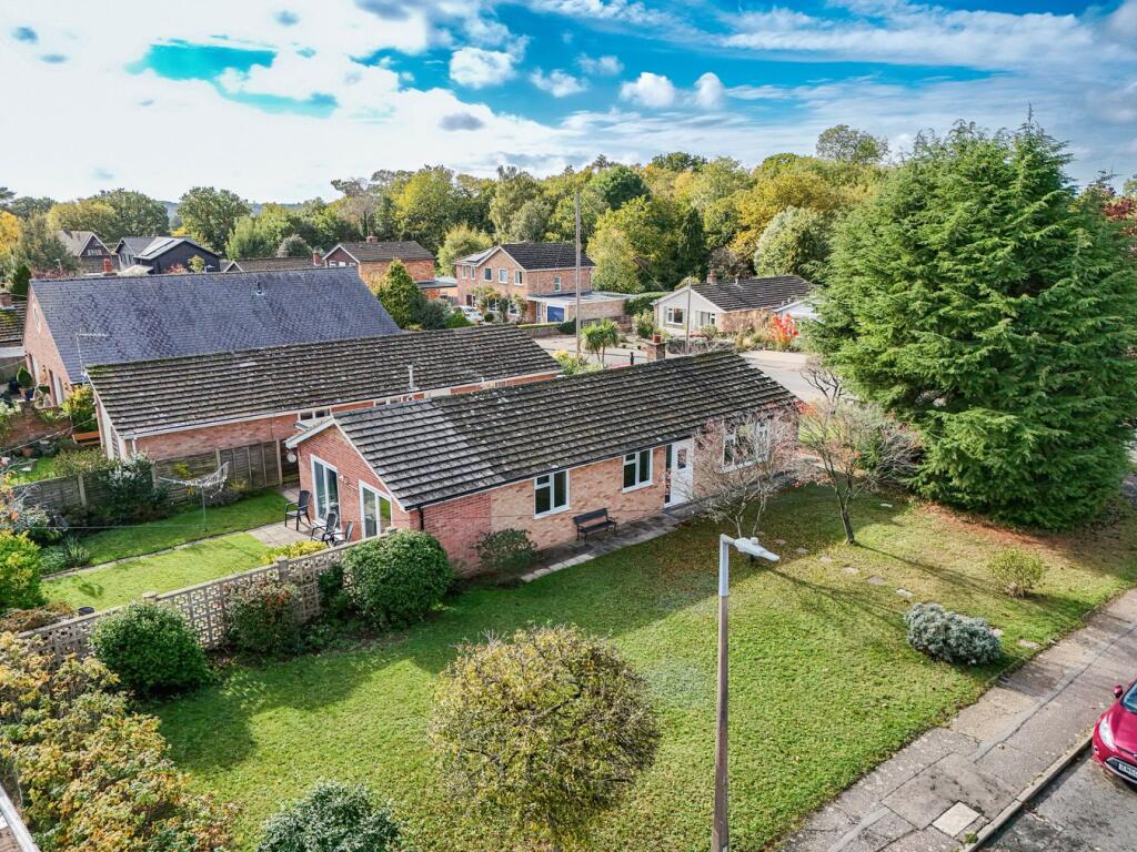 3-bed detached on Woodland Way, Wivenhoe, Colchester, CO7, £415,000