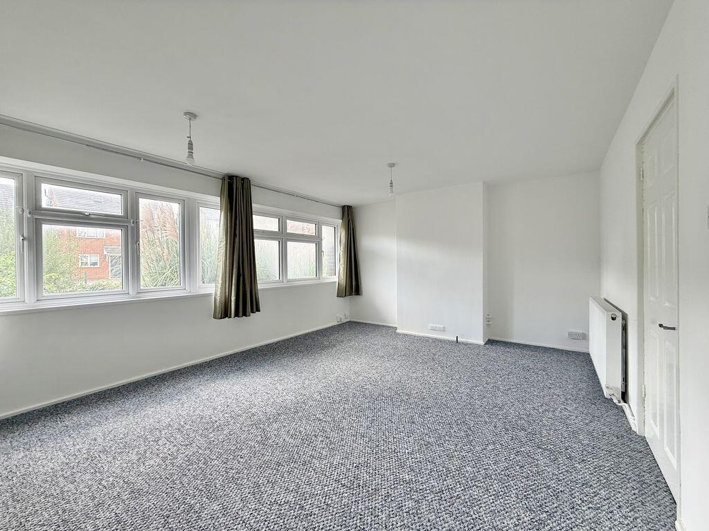 Apartment in Romford - View 2