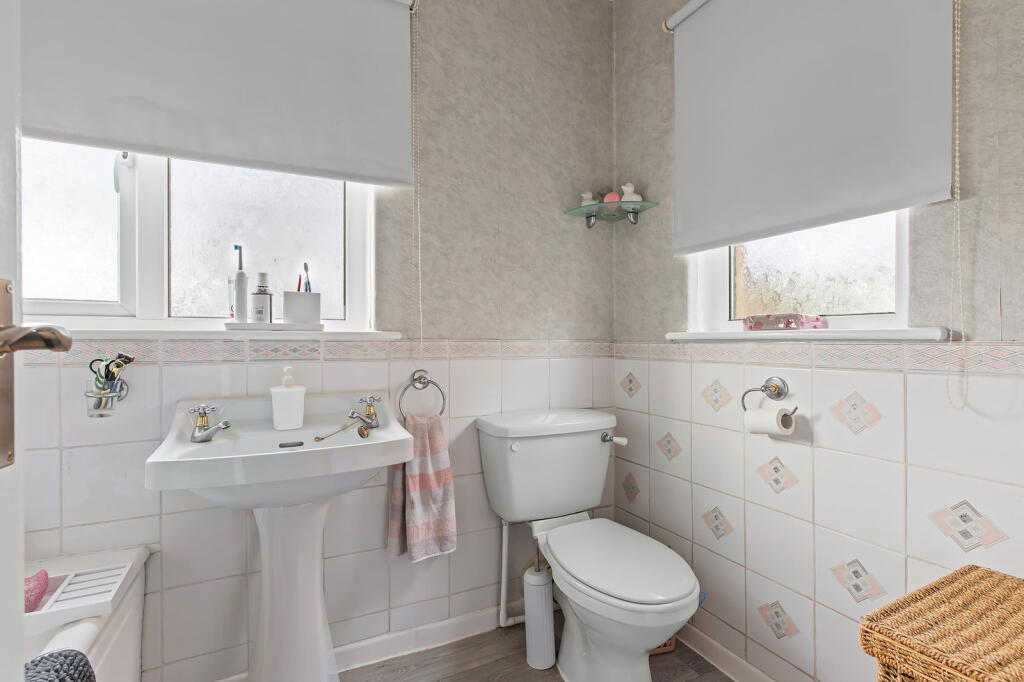 Additional image 20 of Oakfield Avenue, Gilstead, Bingley, BD16 4RA