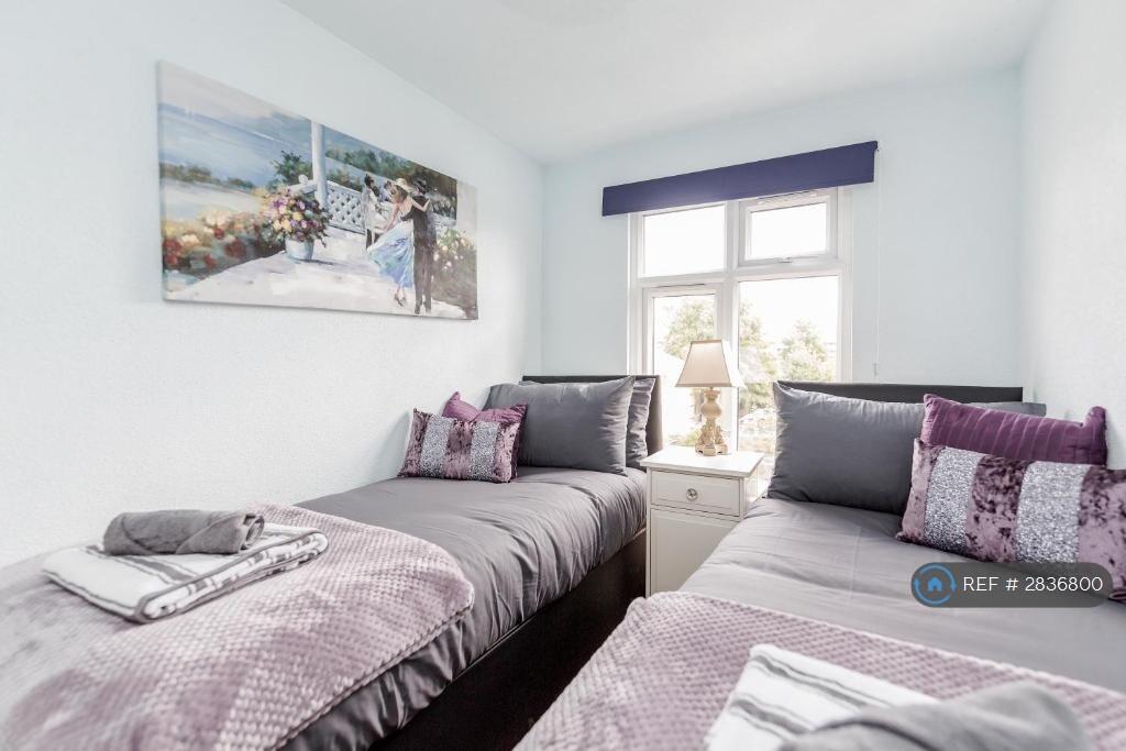 Main image of property: Merton Road, Watford, WD18