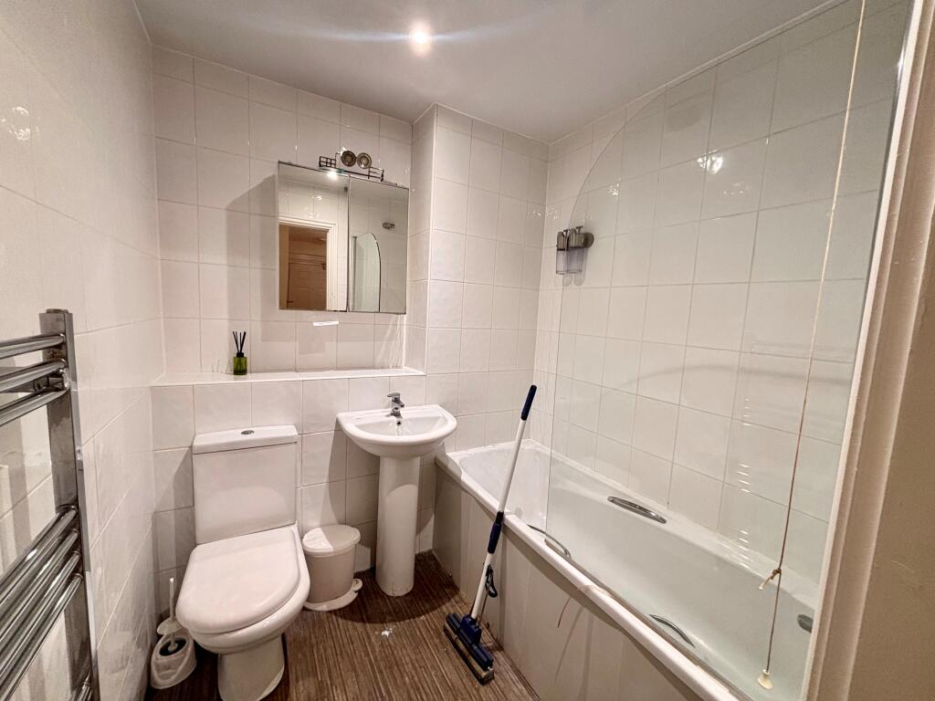 Apartment in Manchester - More