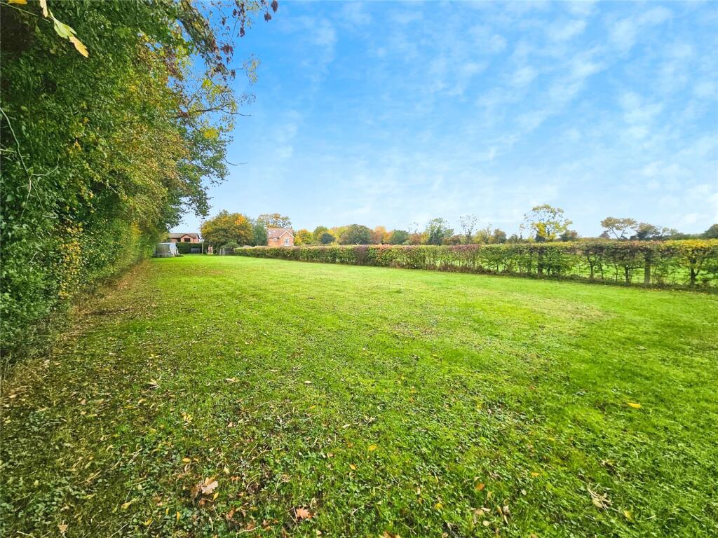 School Lane, Spooner Row, Wymondham, Norfolk, NR18 photo 4