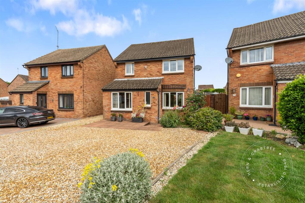 3 bed detached - Althorp Drive, Penarth image 2