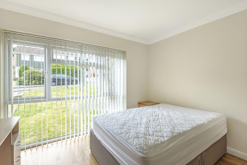 Oakfields, Guildford, GU3 - View 6