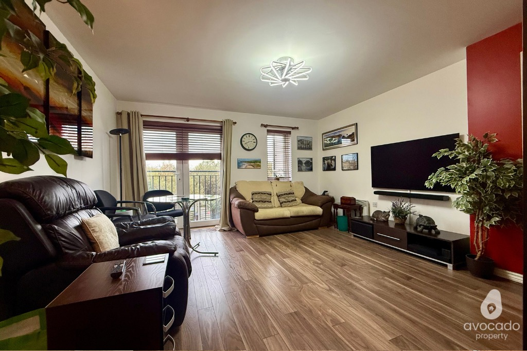 Meadow Way, Caversham, RG4 - More