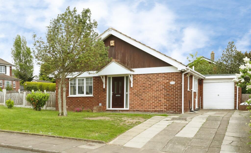 Main image of property: Dunniwood Avenue, Bessacarr, Doncaster