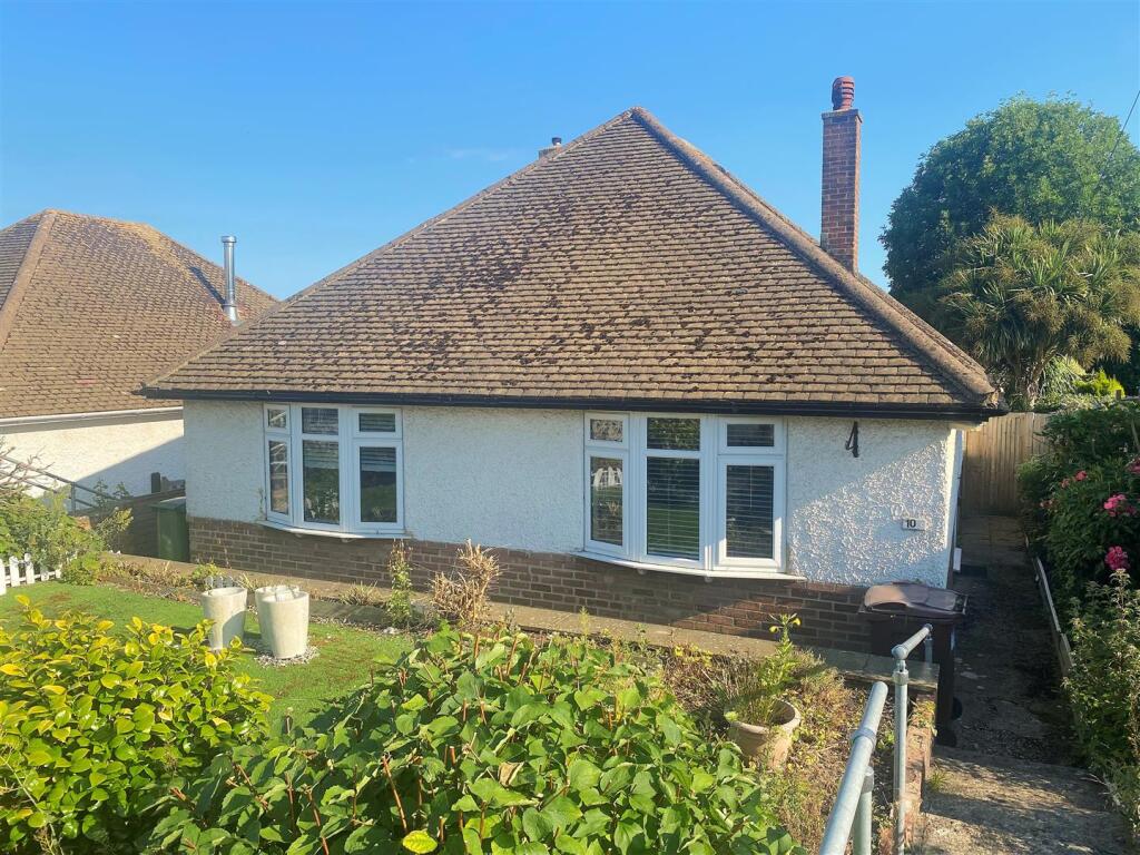 2-bed detached on Claxton Road, Bexhill, £310,000