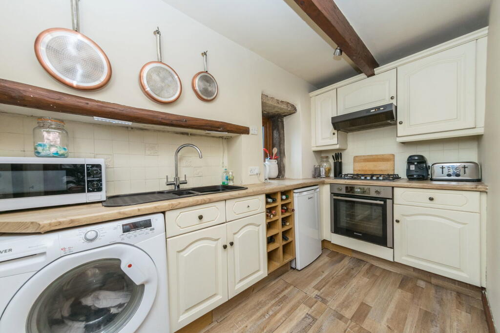 House in Huddersfield, Shelley - More