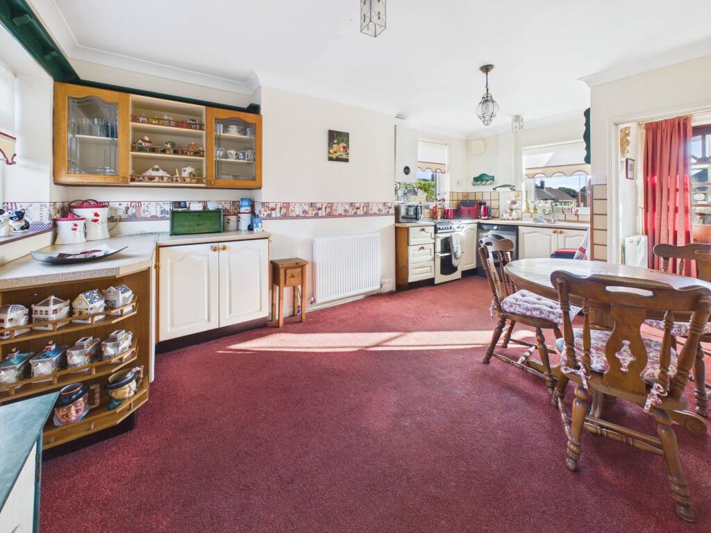 Orchard Flatts Crescent, Rotherham photo 4