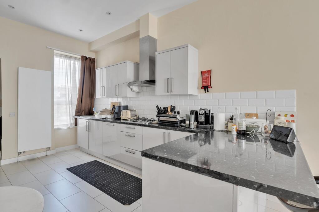House in London - View 4