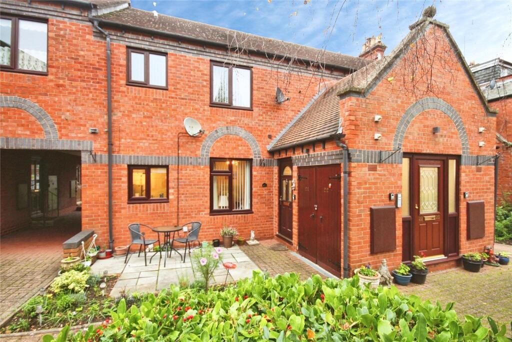 Main image of property: Priory Walk, Cross Street, Warwick, Warwickshire, CV34
