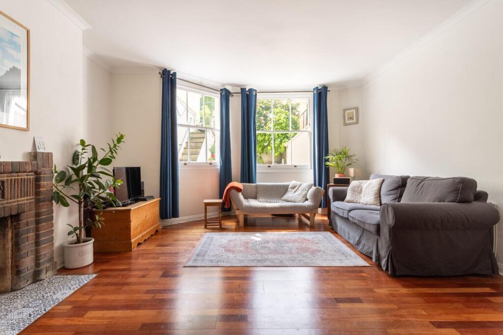 Apartment in Hove, Brunswick - View 3