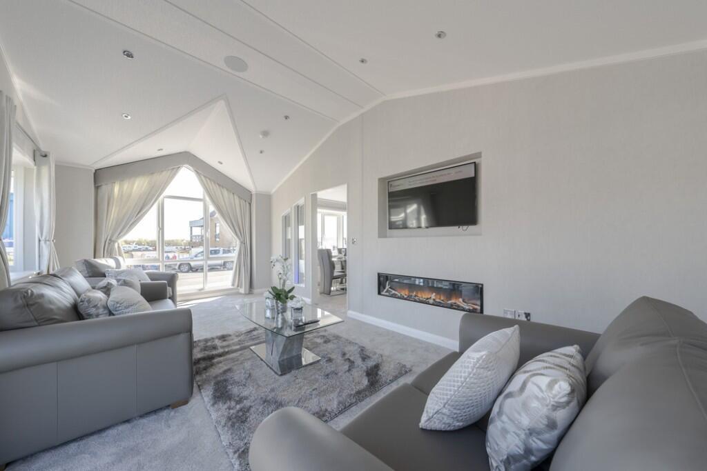 Sandy Bay, Canvey Island - View 3