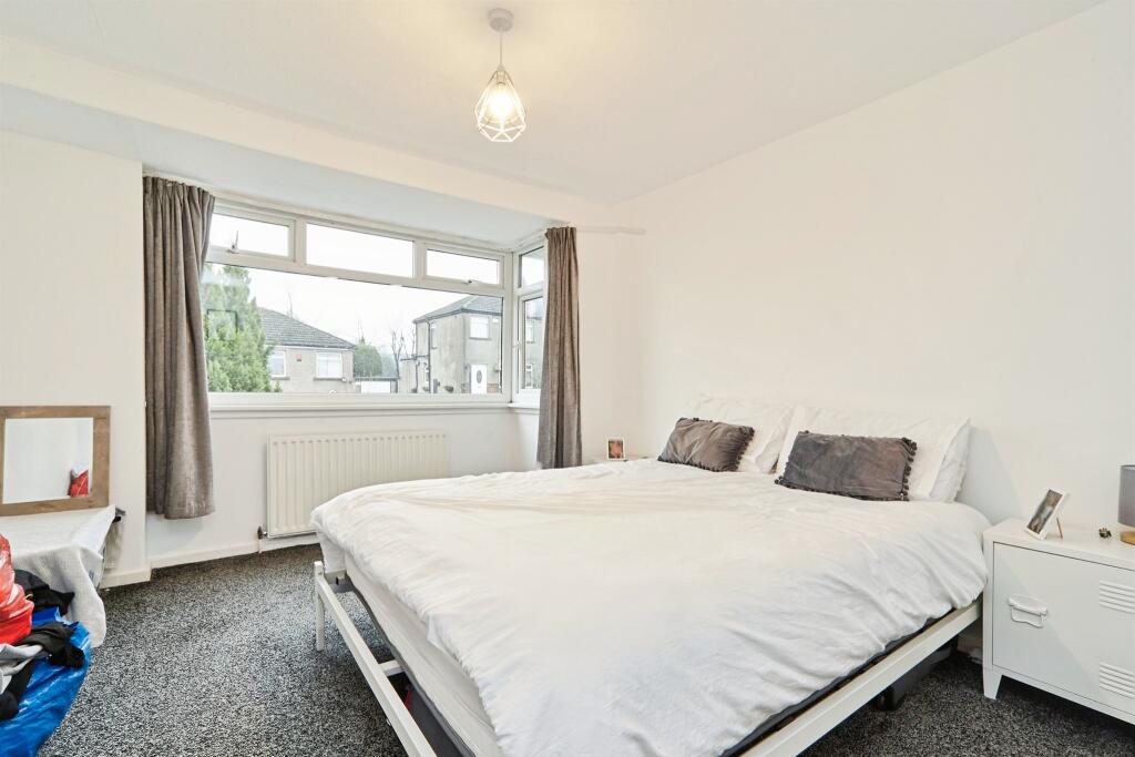Westlands Drive, Allerton, BRADFORD photo 3