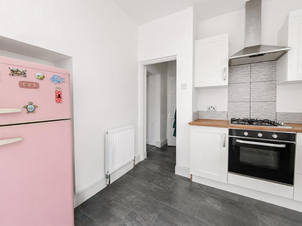 Apartment in Bexhill-on-Sea, Central - More