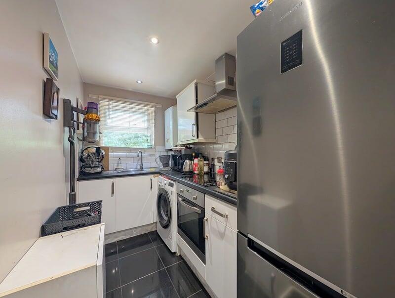 Kilross Road, Feltham, TW14 photo 4