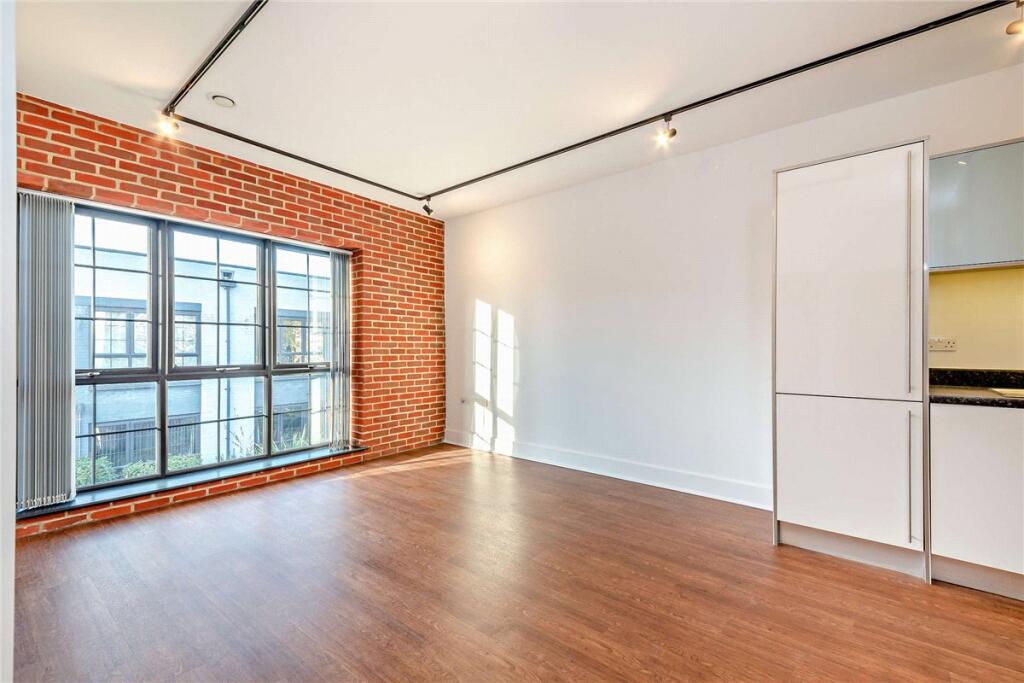 Apartment in Newbury, West Berkshire - View 5