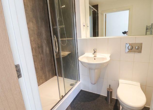 Apartment in Bromley - View 5