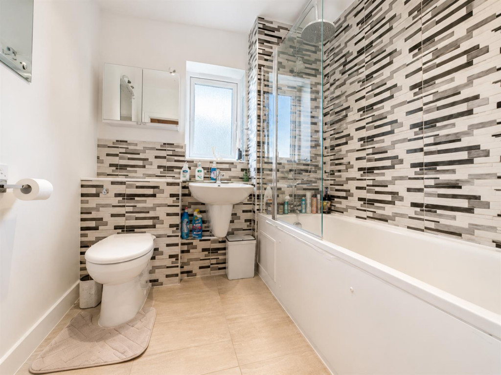 Apartment in Twickenham - More