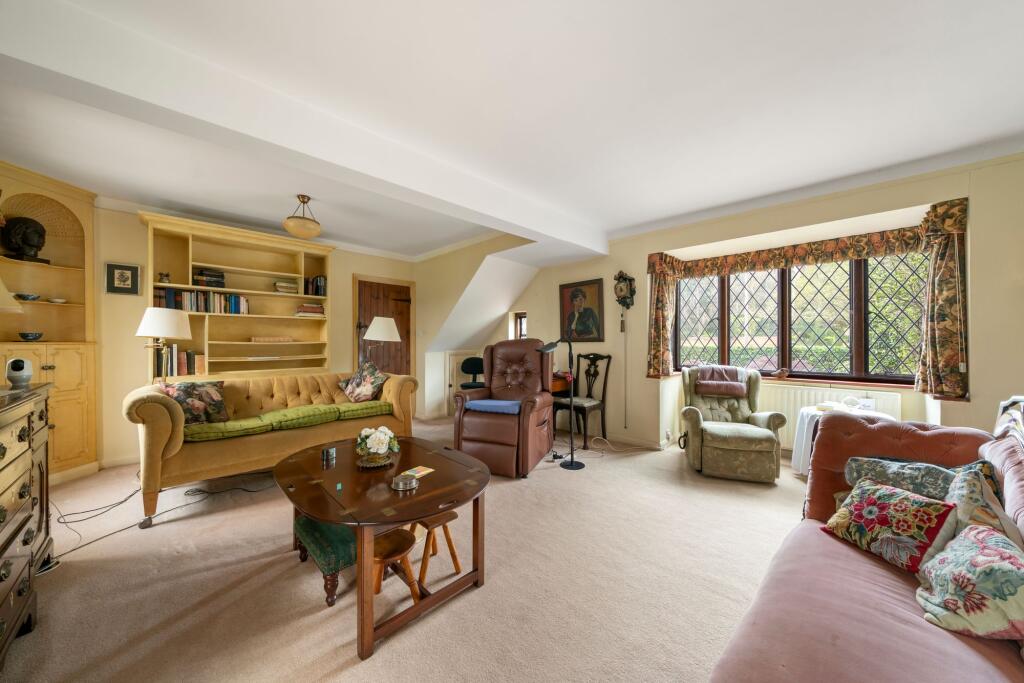 West End Lane, Esher, KT10 – pohled 4