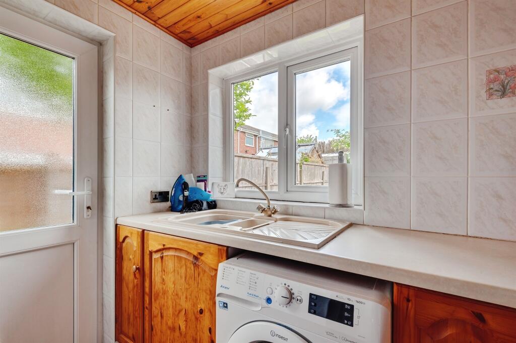 House in Runcorn, Grange - View 5