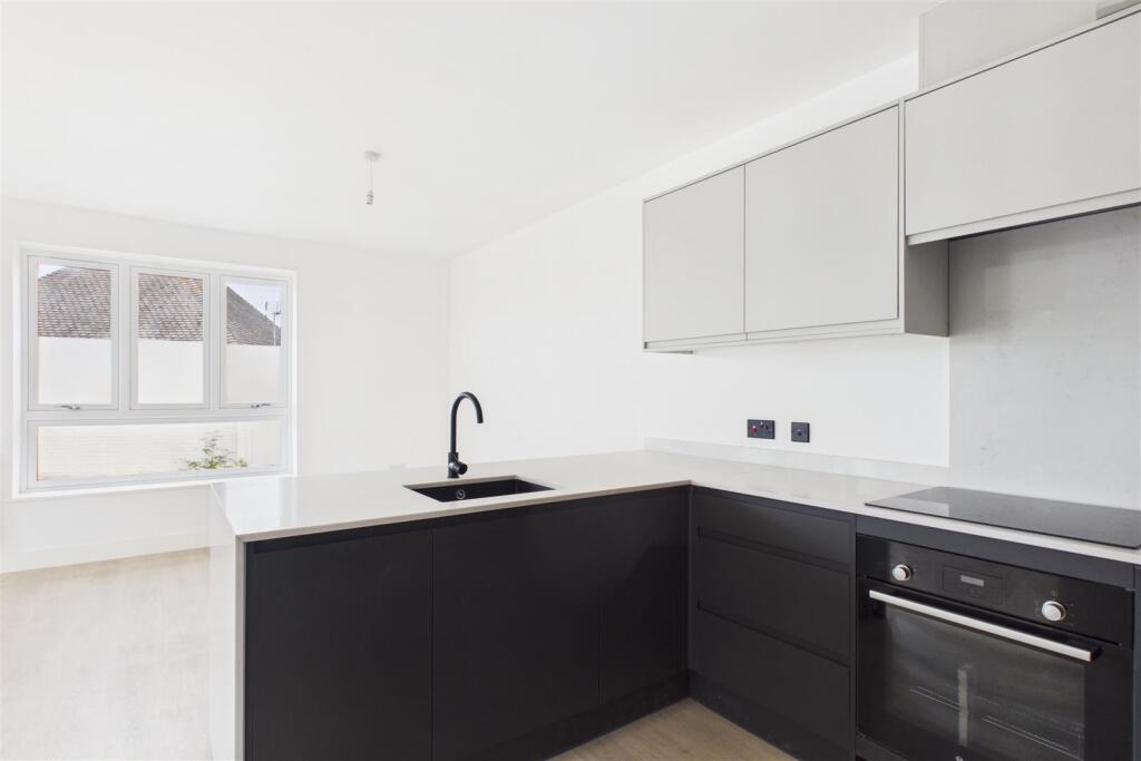 Apartment in Bristol, Manor Farm, Horfield - View 5