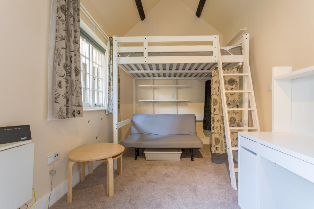 Apartment in Milton Keynes - View 2