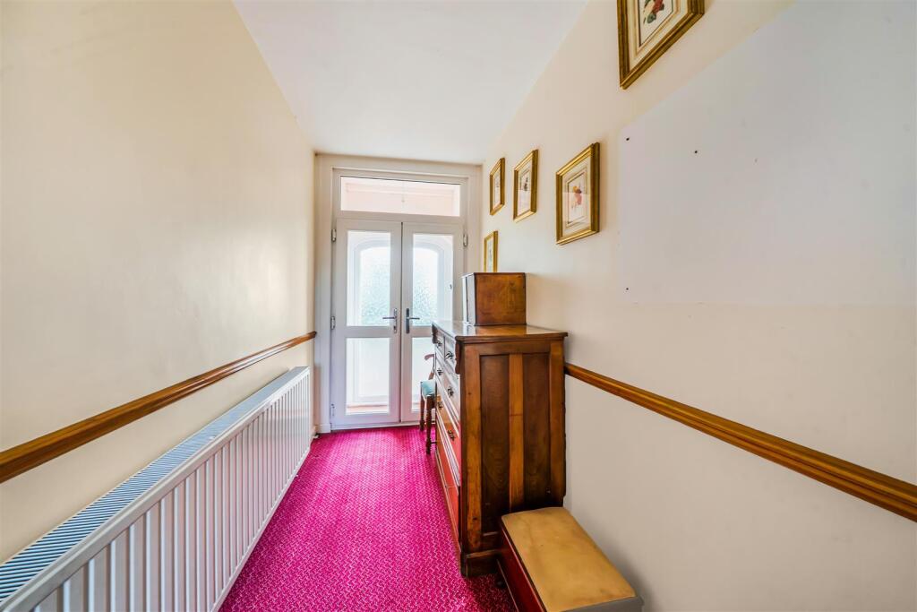 House in Middleton Cheney, West Northamptonshire - View 5