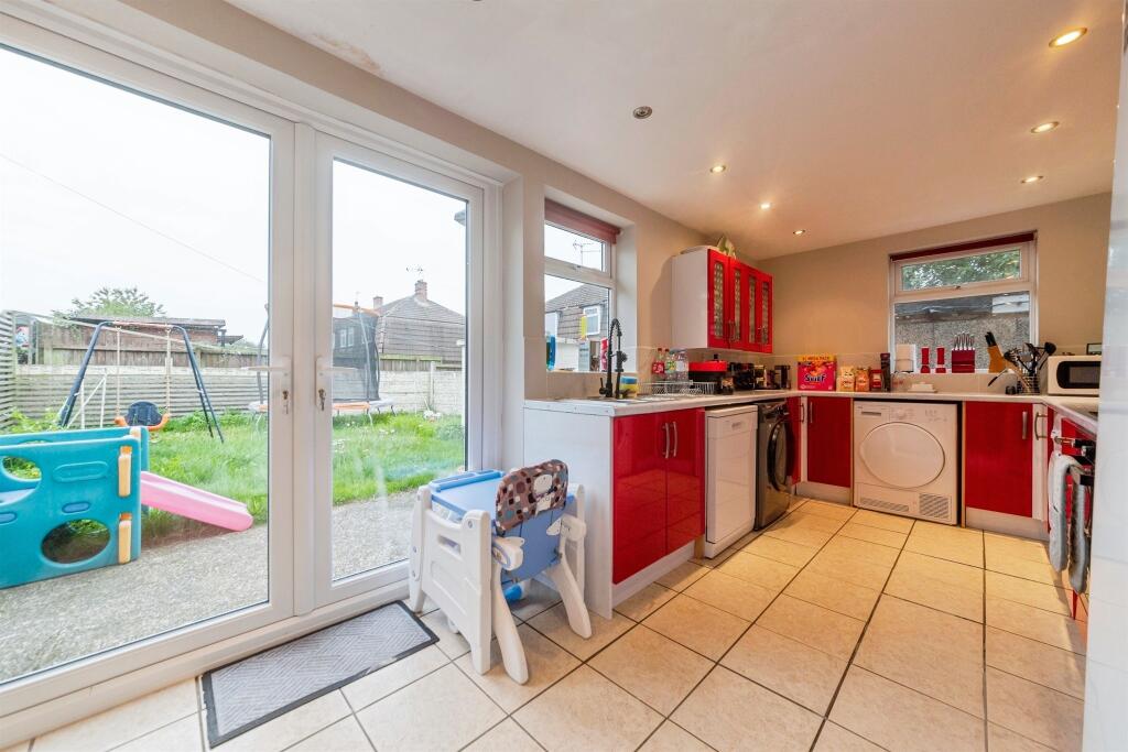 New Road, Bilsthorpe, Newark photo 3