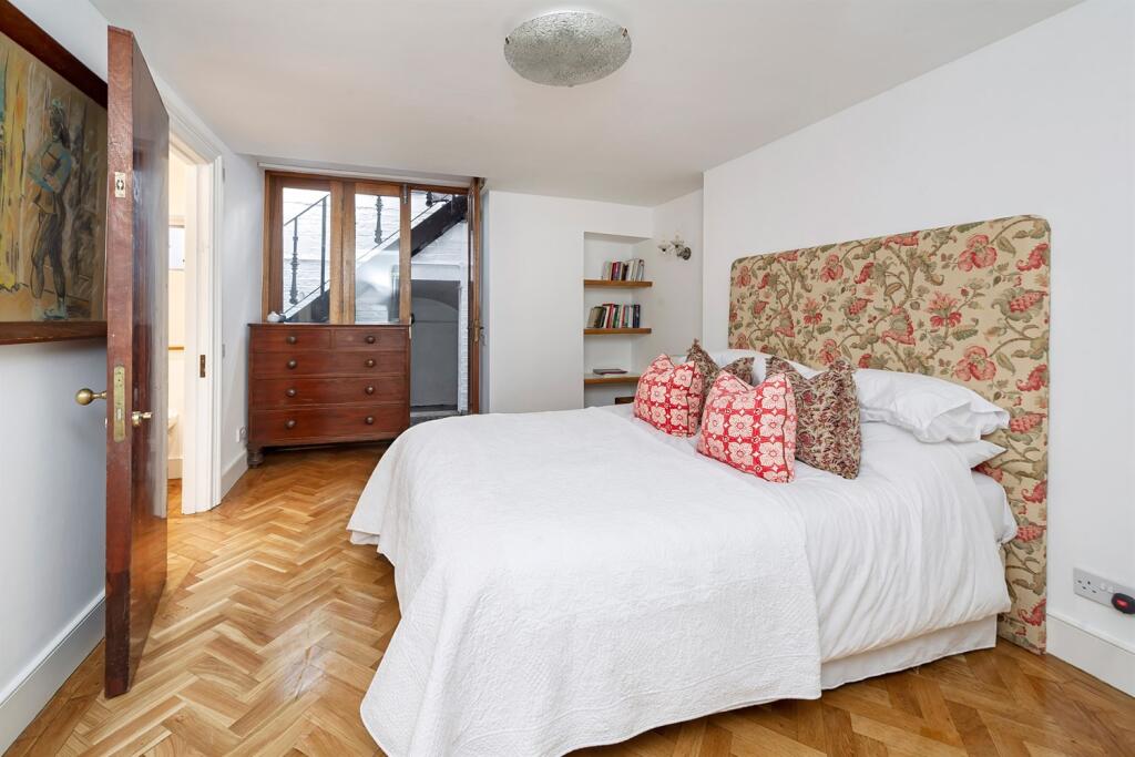 Apartment in London, North Kensington - View 4