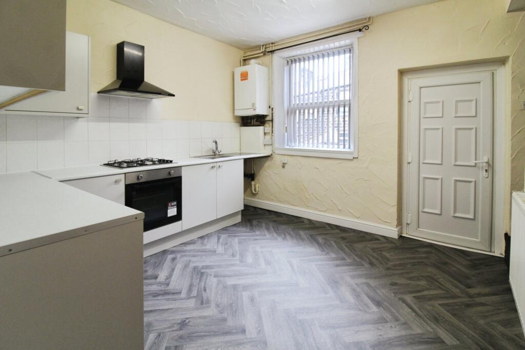 House in Pendle, Knotts, Colne - More