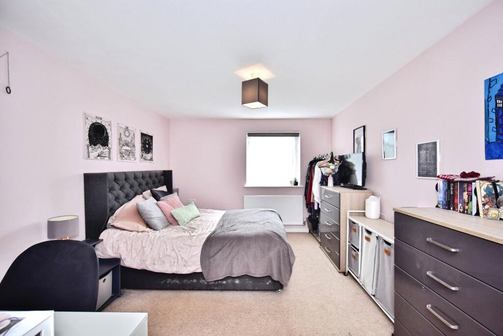 Apartment in Maidstone, Tovil - View 4