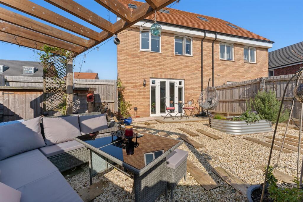 House in Kettering, Hanwood Park - View 4
