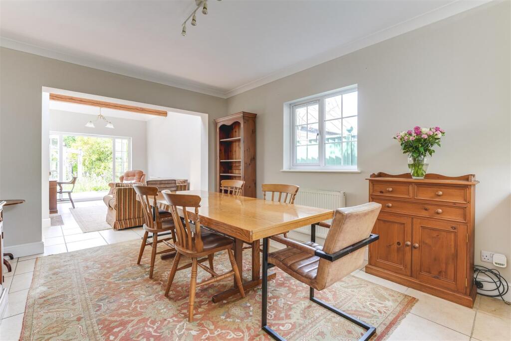 House in Uttlesford, Pleasant Valley, Saffron Walden - More